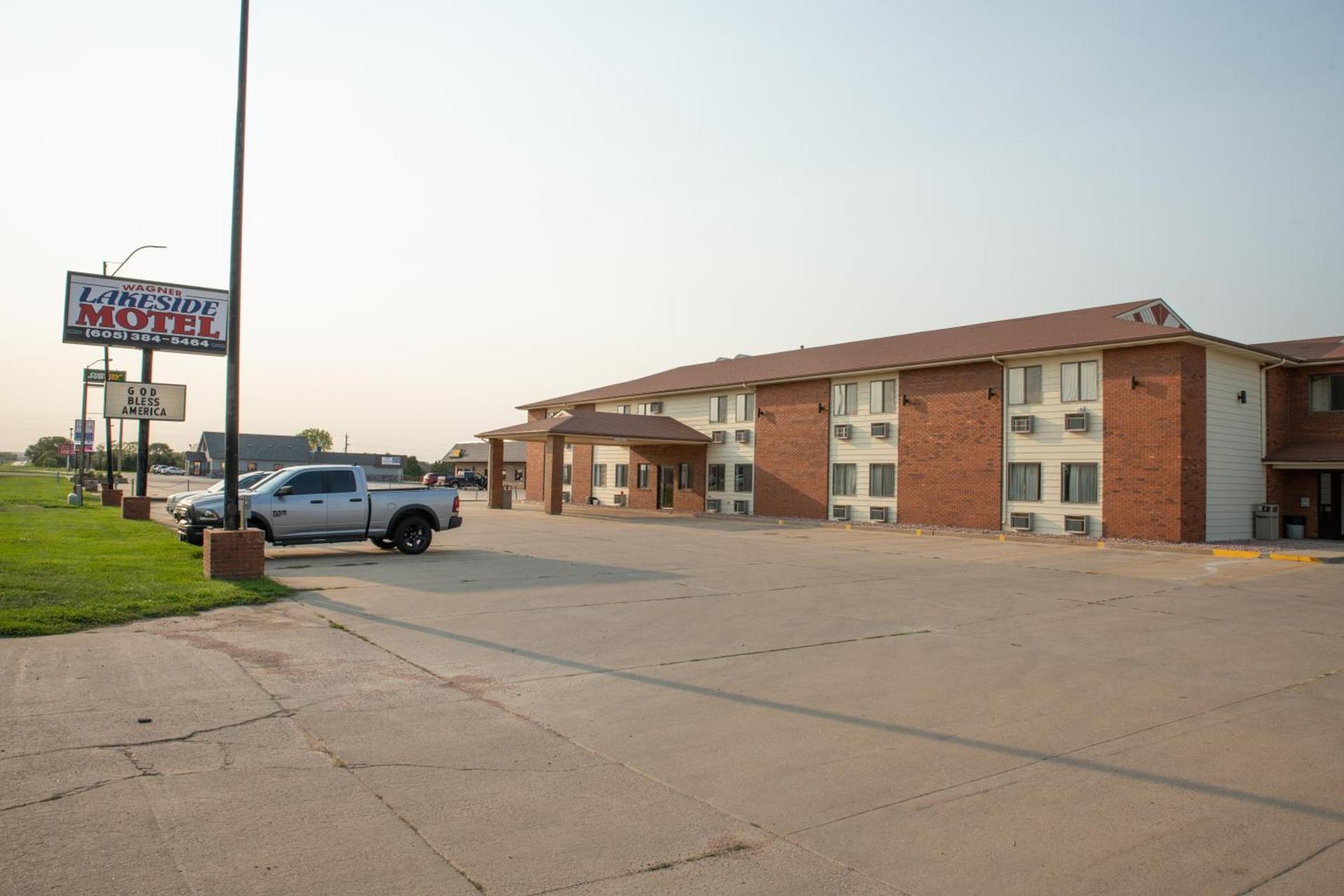 Wagner Lakeside Motel photo 22