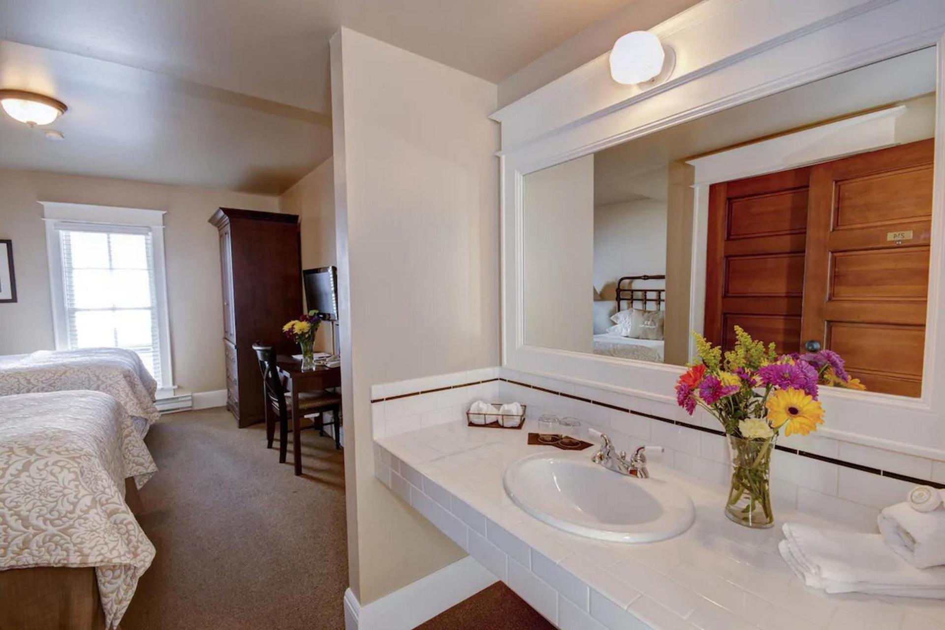 The Sacajawea Hotel photo 48