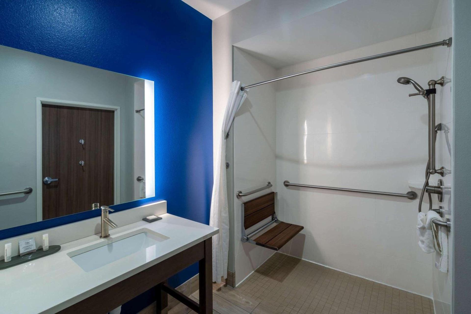 La Quinta Inn & Suites by Wyndham Tifton photo 22