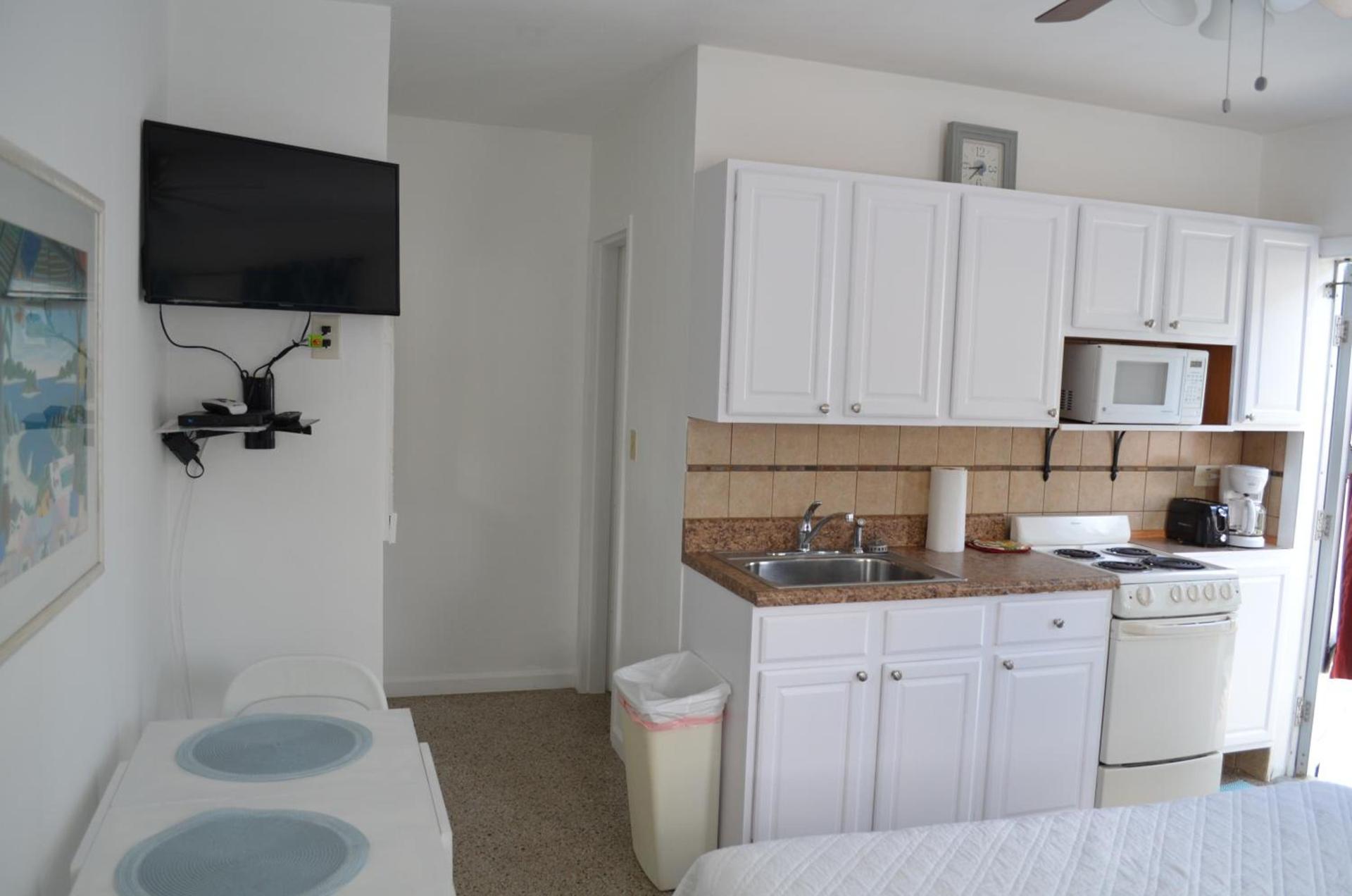 Tiana Beach Inn photo 5