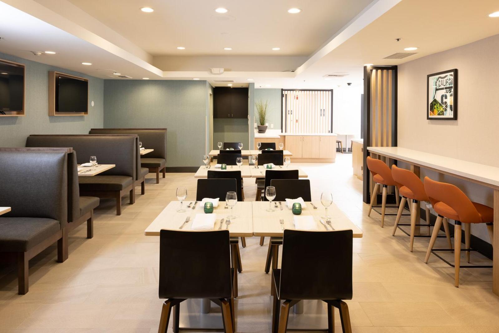 Holiday Inn Santa Ana-Orange Co Arpt by IHG photo 41