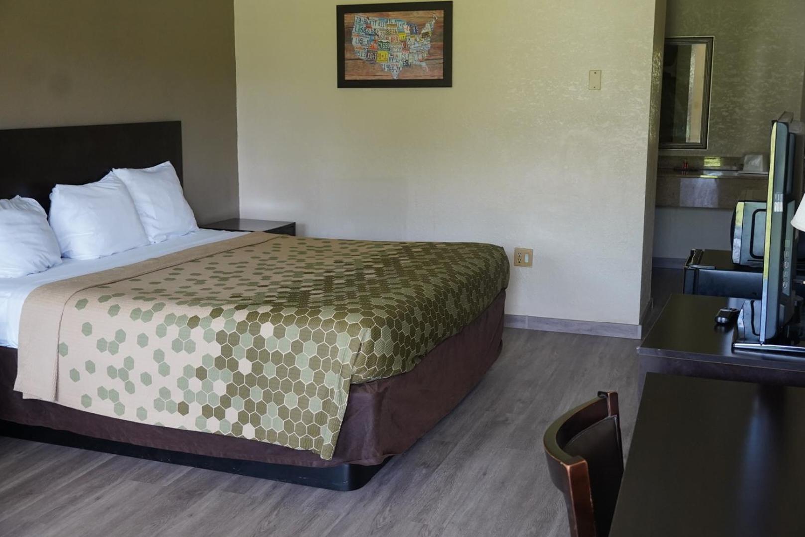 Econo Lodge Jacksonville South photo 10
