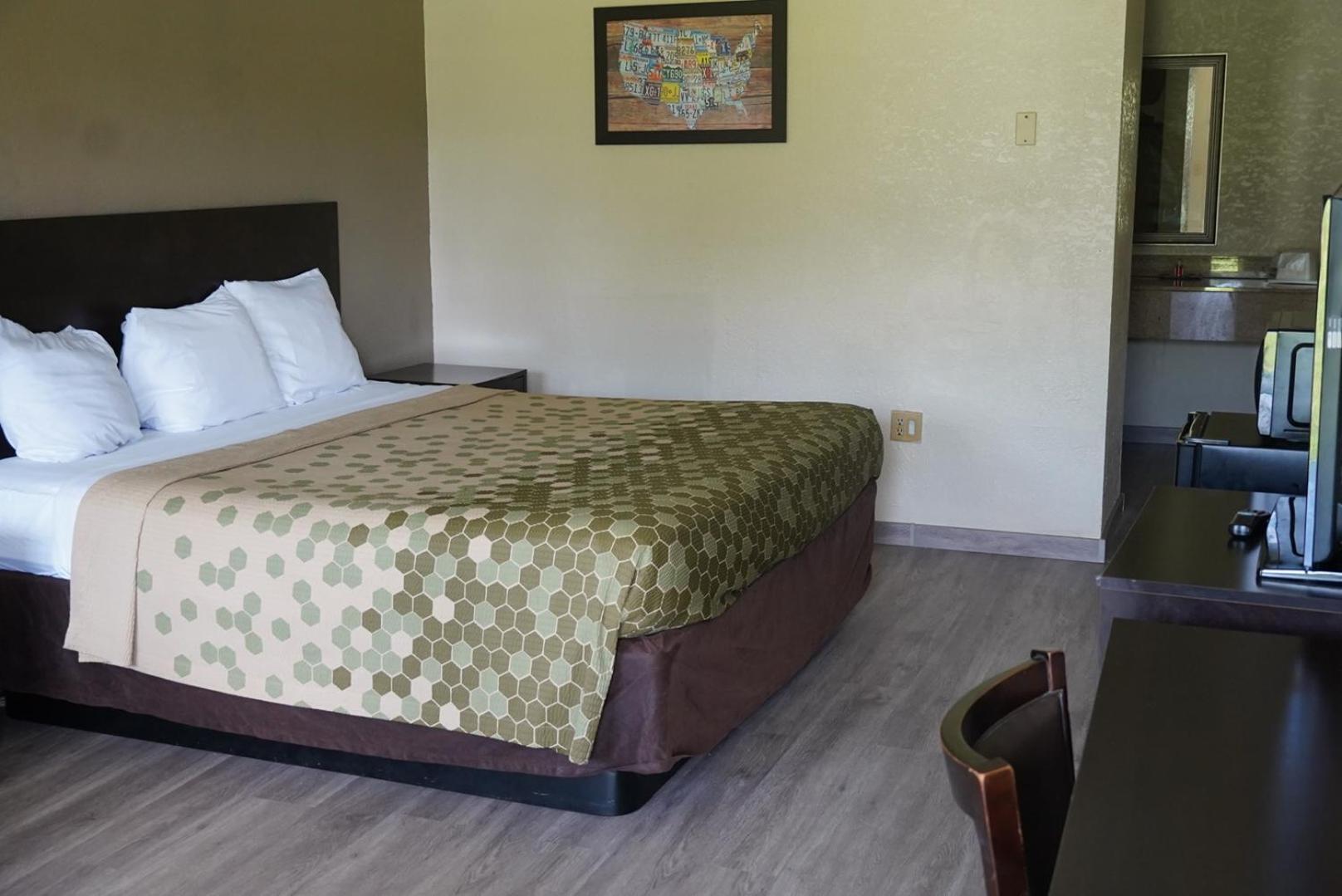 Econo Lodge Jacksonville South photo 9
