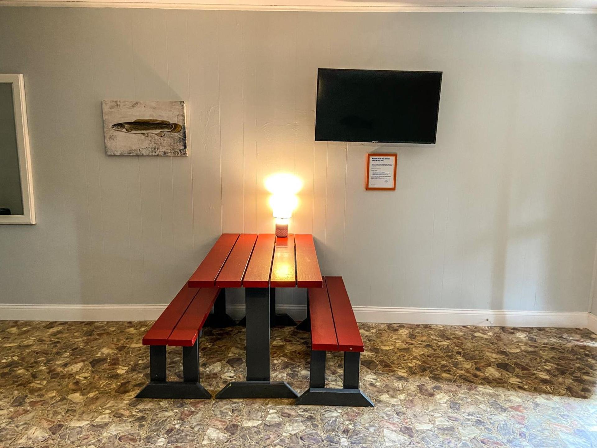 Reel Inn and Lodge photo 30