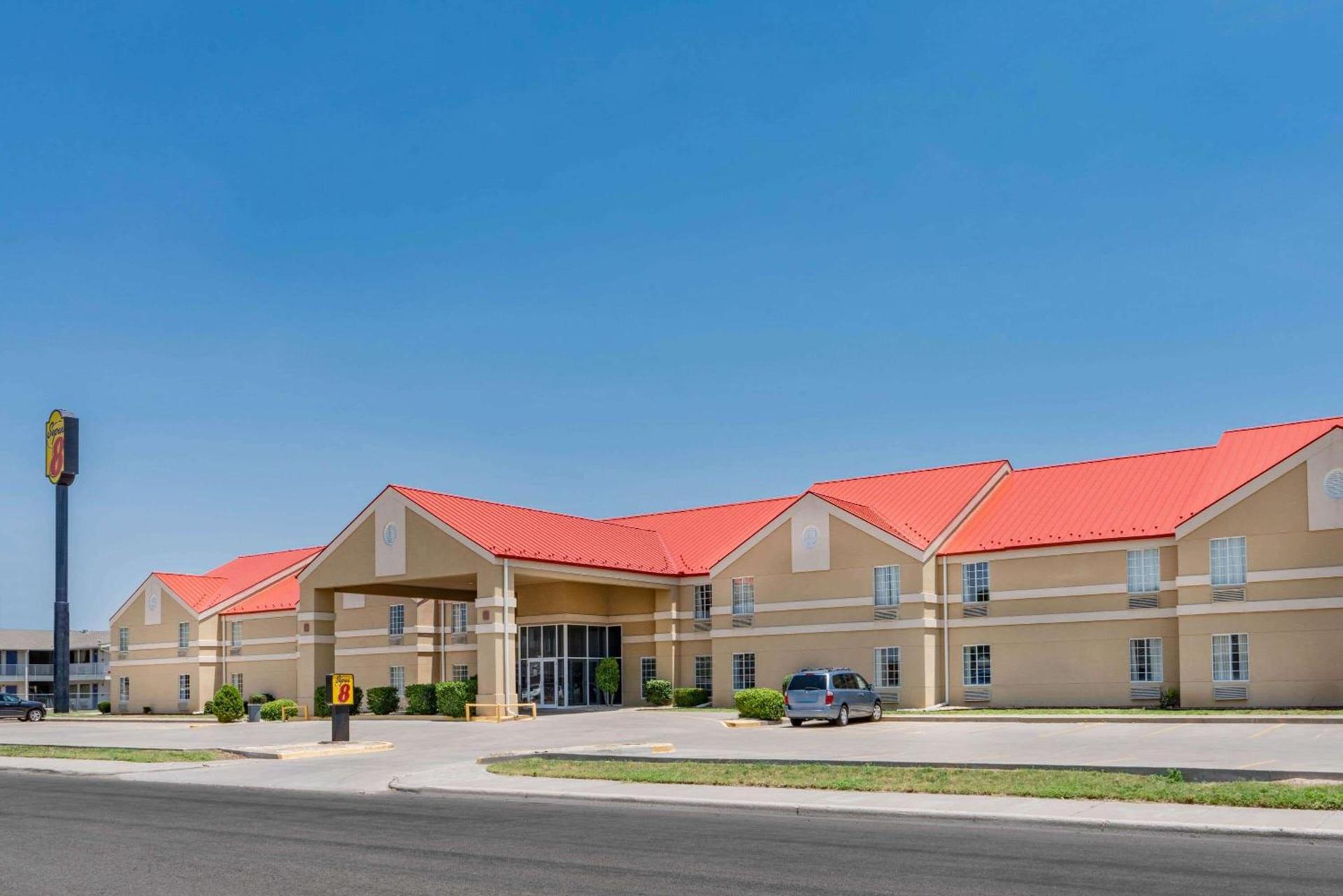 Super 8 by Wyndham Amarillo West photo 2