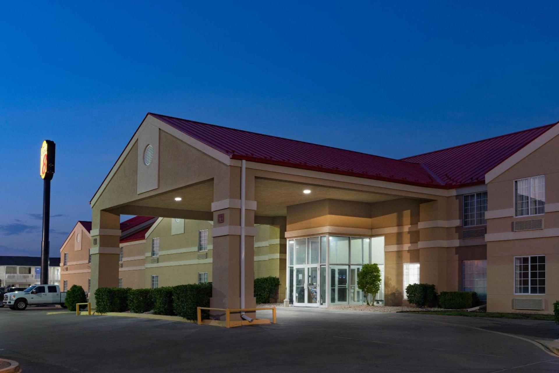 Super 8 by Wyndham Amarillo West photo 3