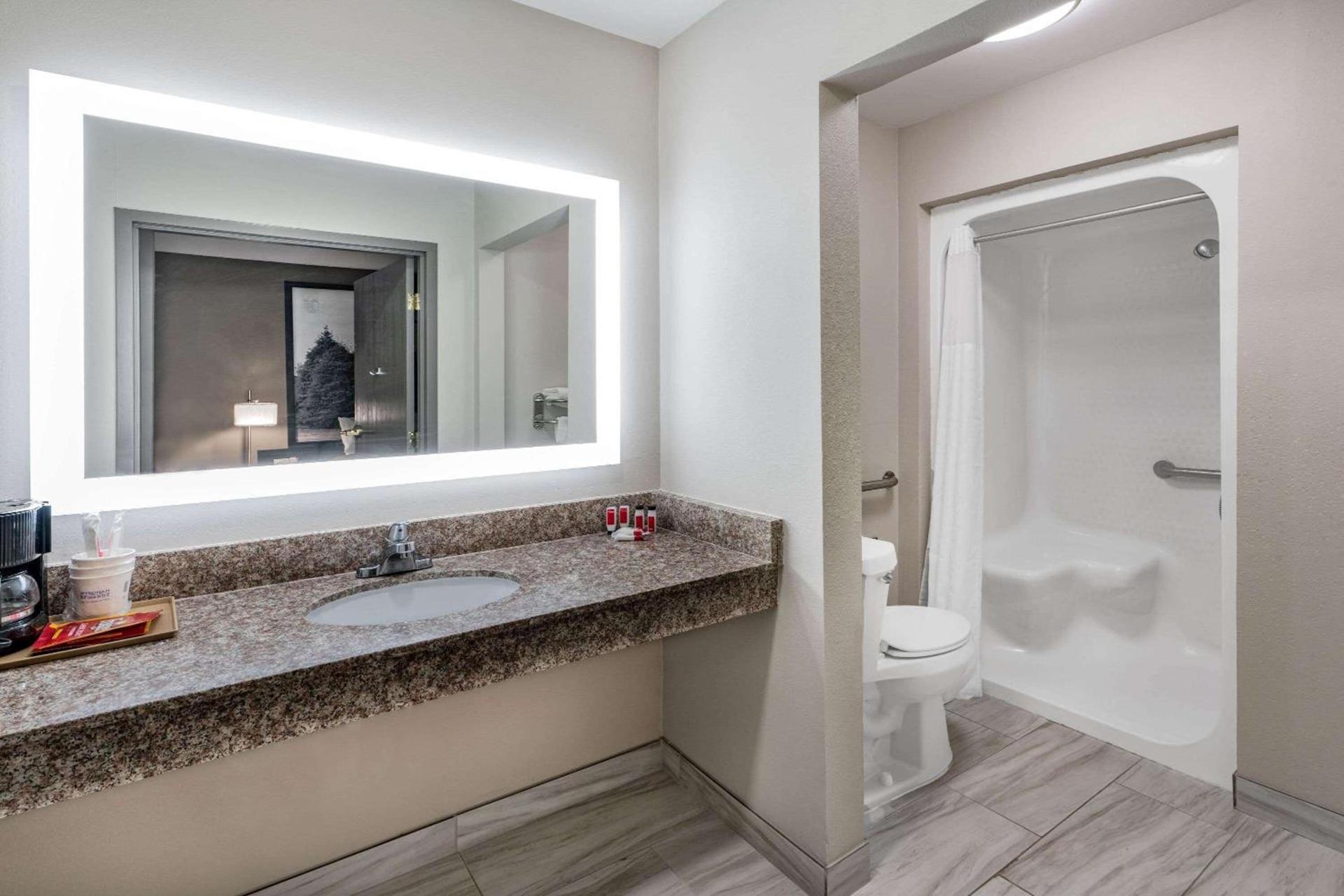 Super 8 by Wyndham Amarillo West photo 10