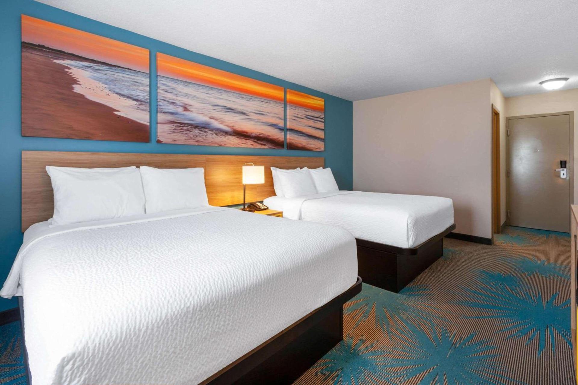 Days Inn by Wyndham Sandusky Cedar Point photo 20