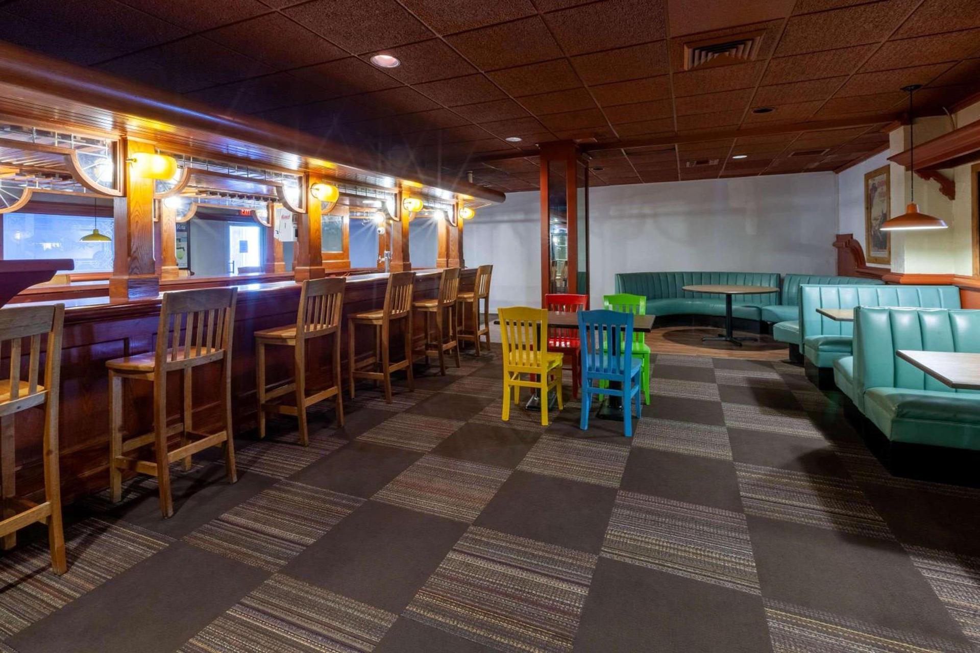 Days Inn by Wyndham Sandusky Cedar Point photo 24