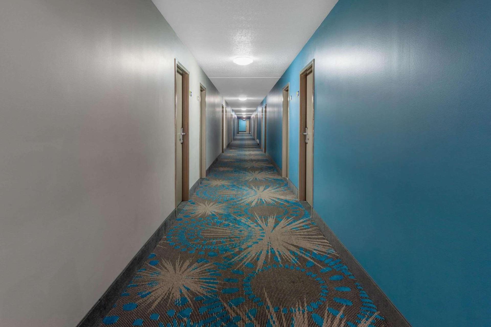 Days Inn by Wyndham Sandusky Cedar Point photo 30