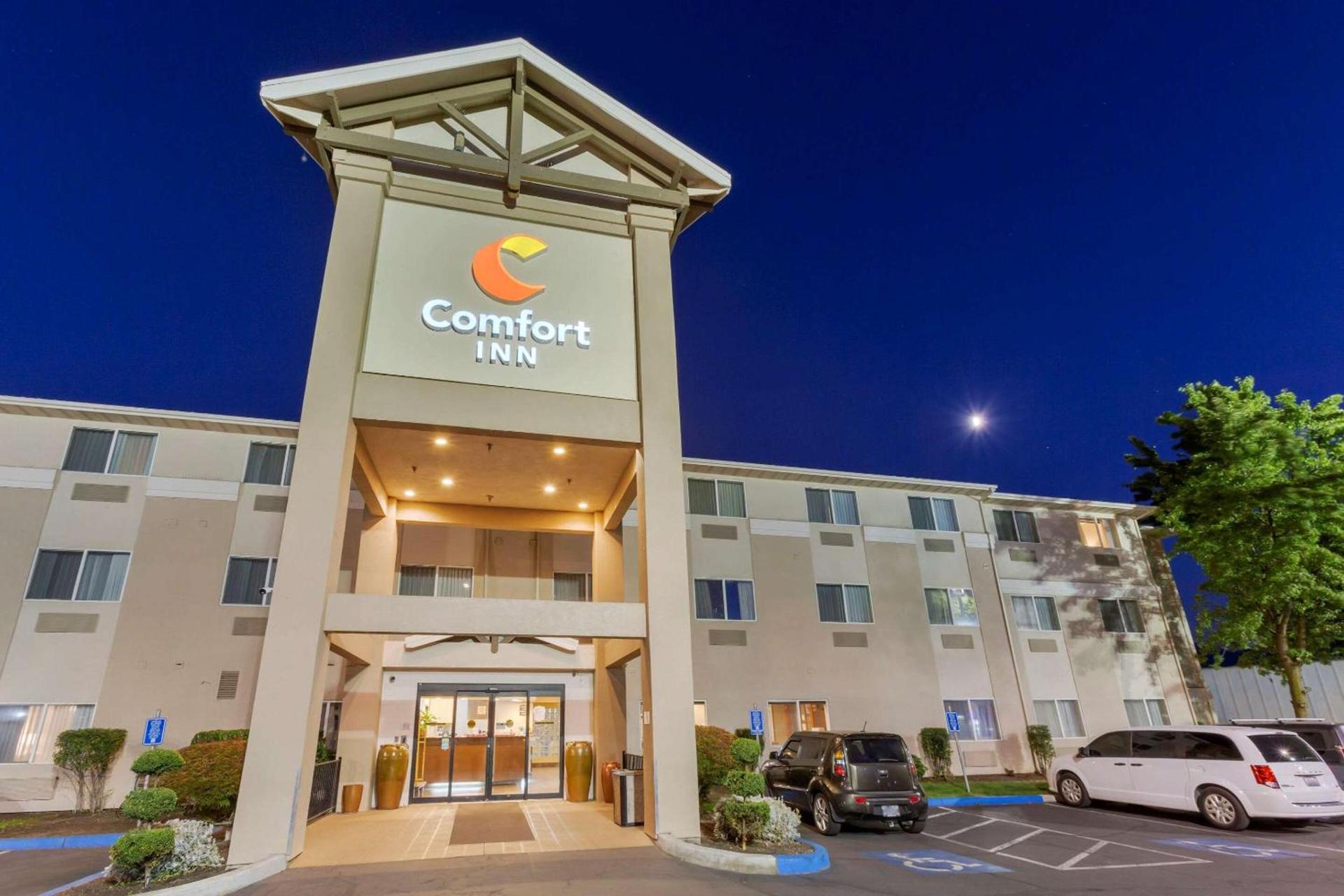 Comfort Inn Medford South photo 3