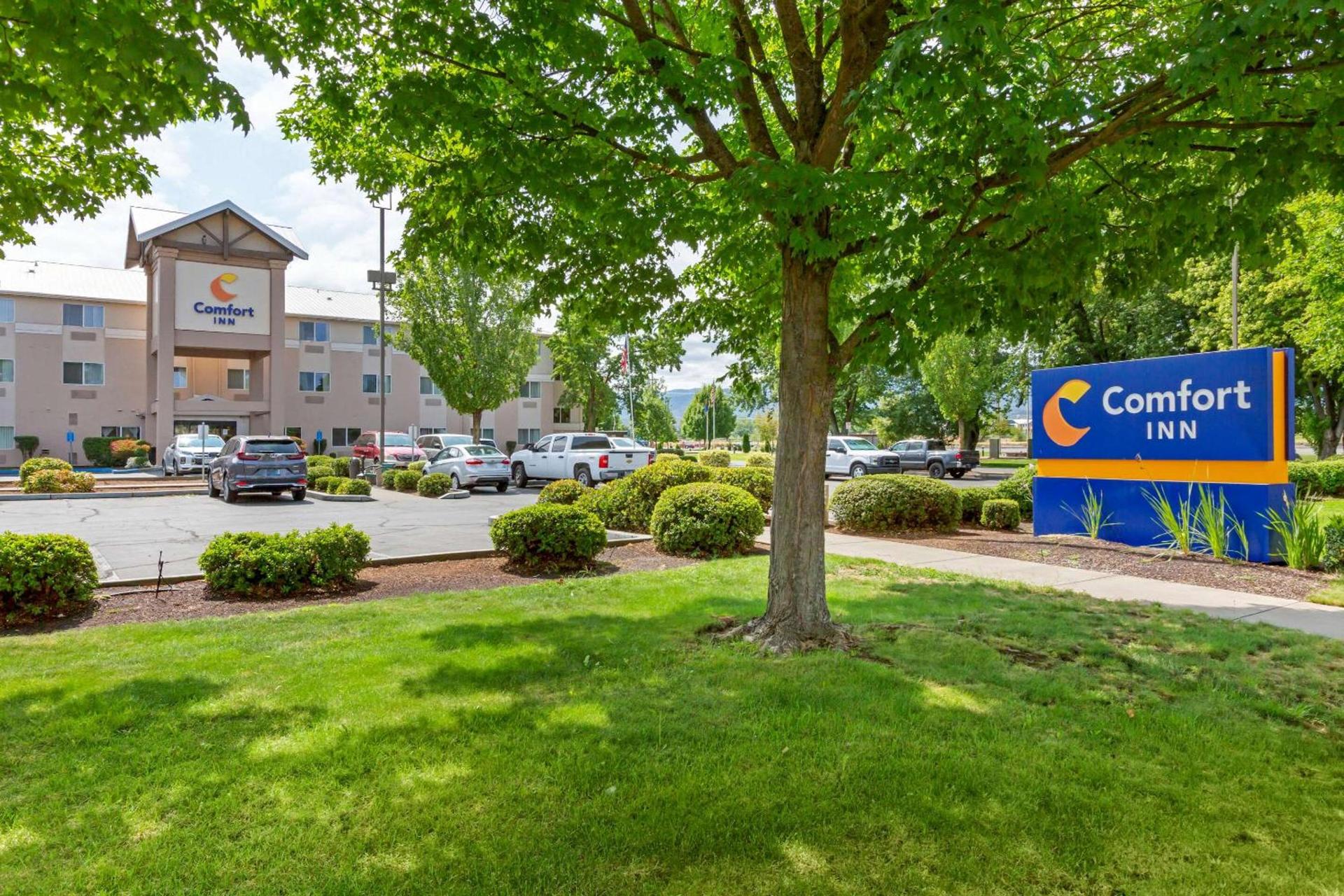 Comfort Inn Medford South photo 2