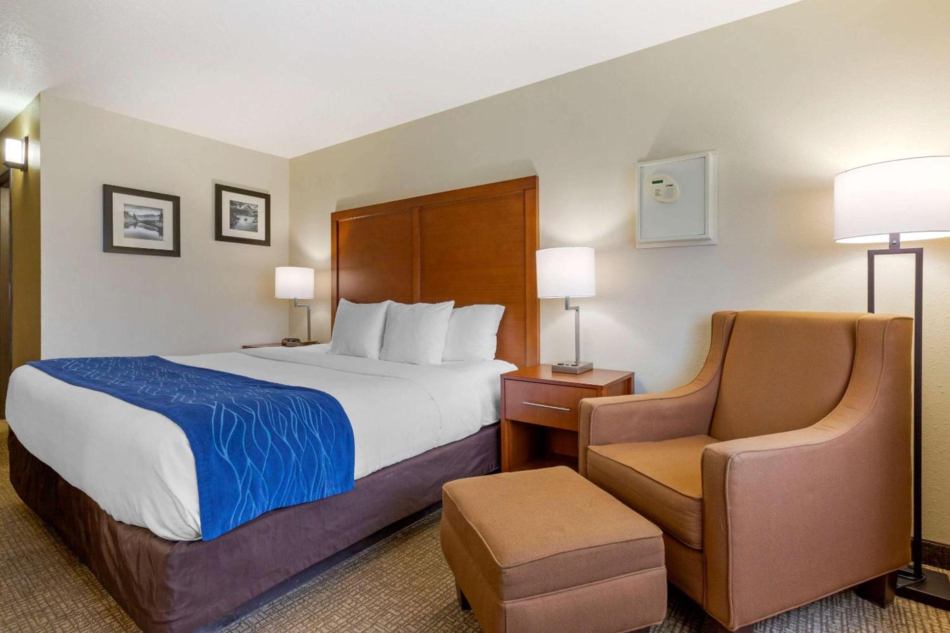 Comfort Inn Medford South photo 13