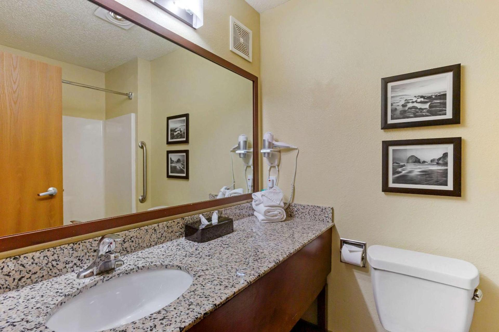 Comfort Inn Medford South photo 20