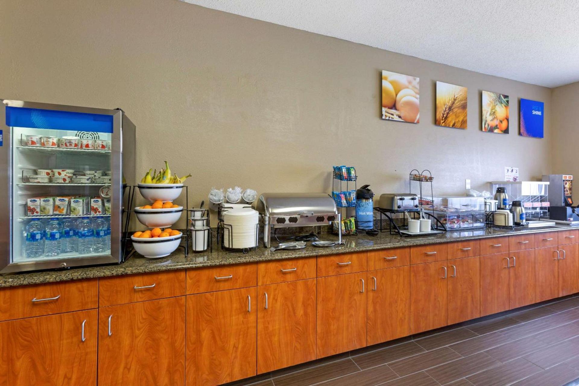 Comfort Inn Medford South photo 32