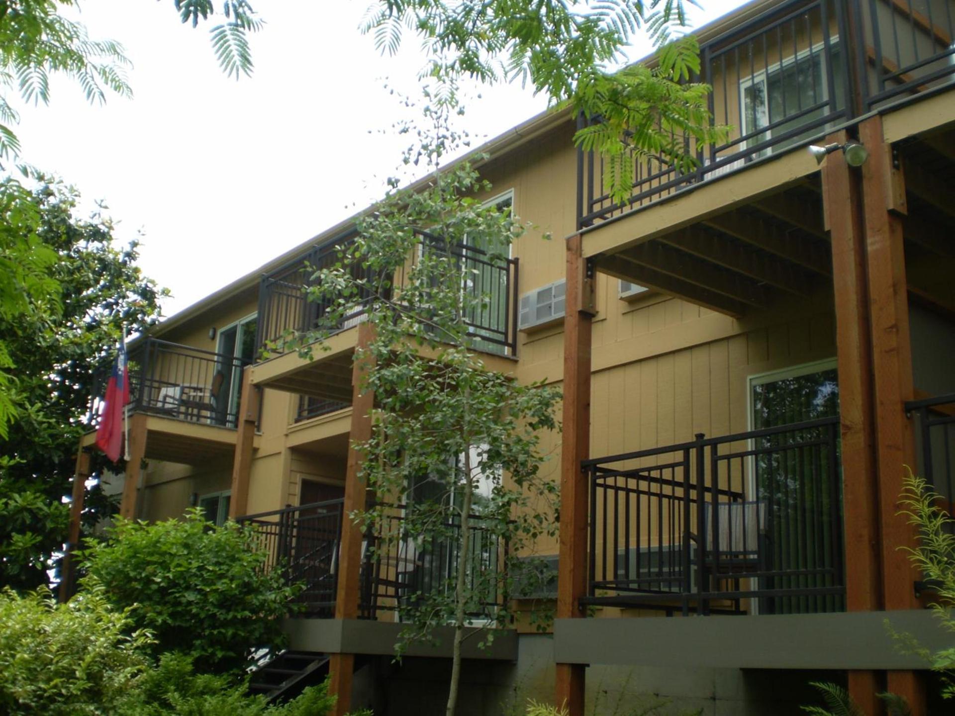 Lewis River Inn photo 5