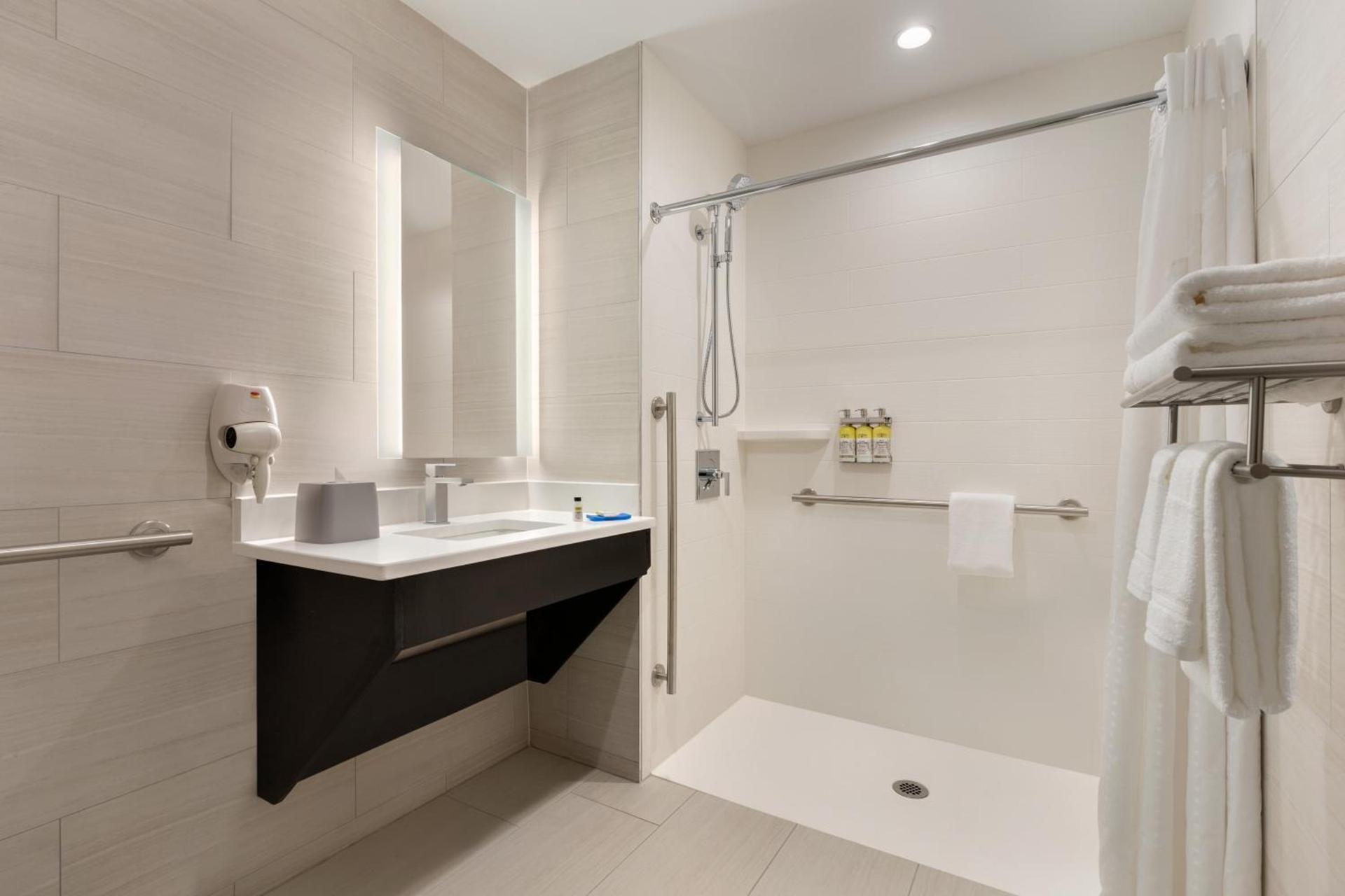 Holiday Inn Express - Jamaica - JFK AirTrain - NYC by IHG photo 44