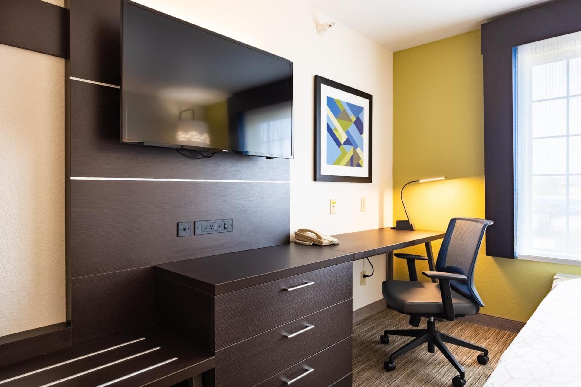 Holiday Inn Express Hotel & Suites Evanston by IHG photo 43