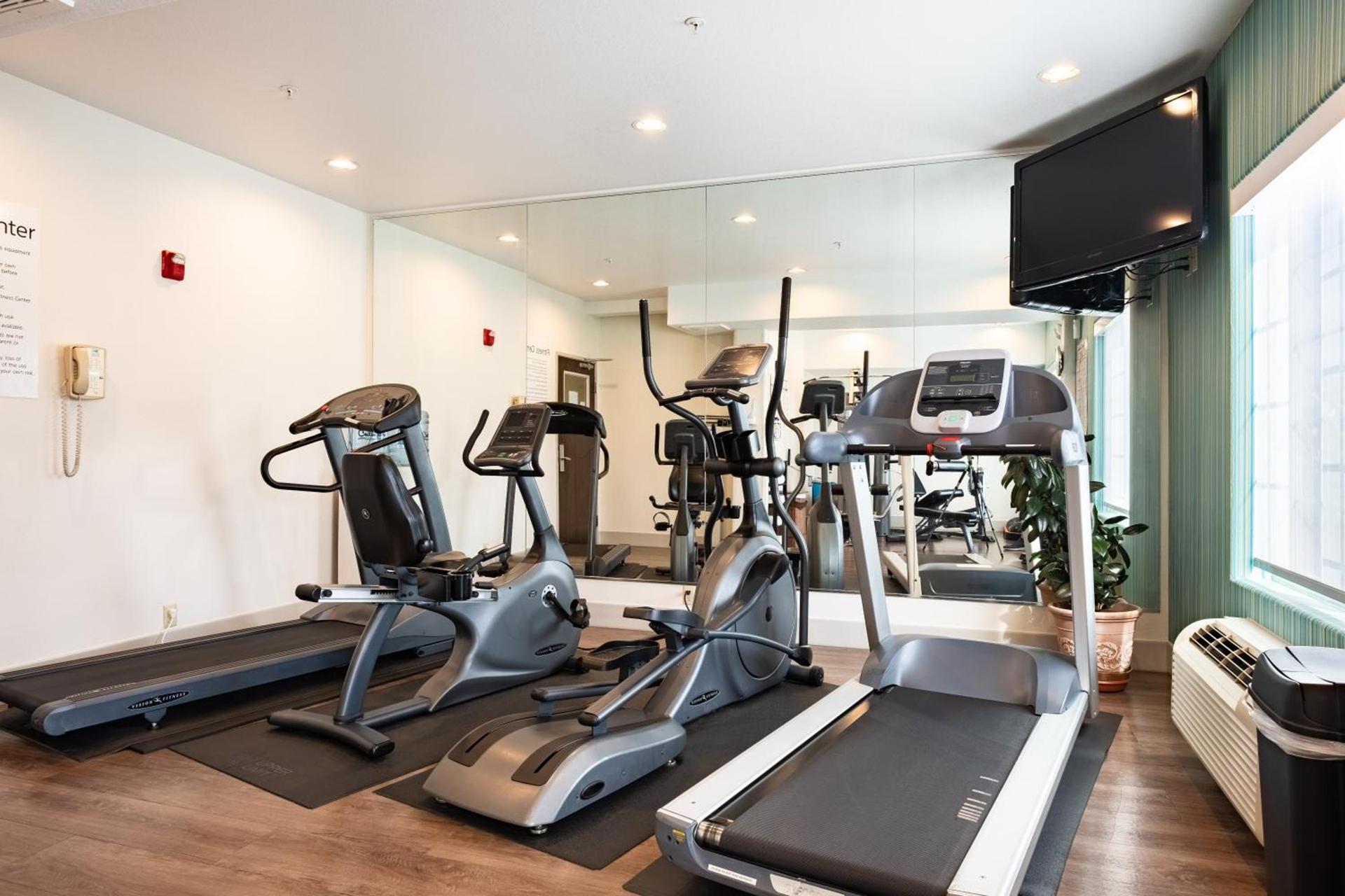 Holiday Inn Express Hotel & Suites Evanston by IHG photo 42
