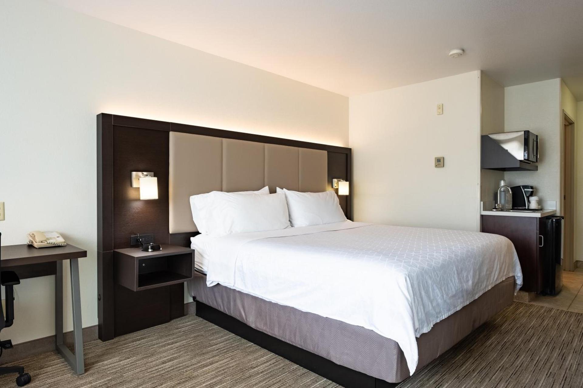 Holiday Inn Express Hotel & Suites Evanston by IHG photo 44