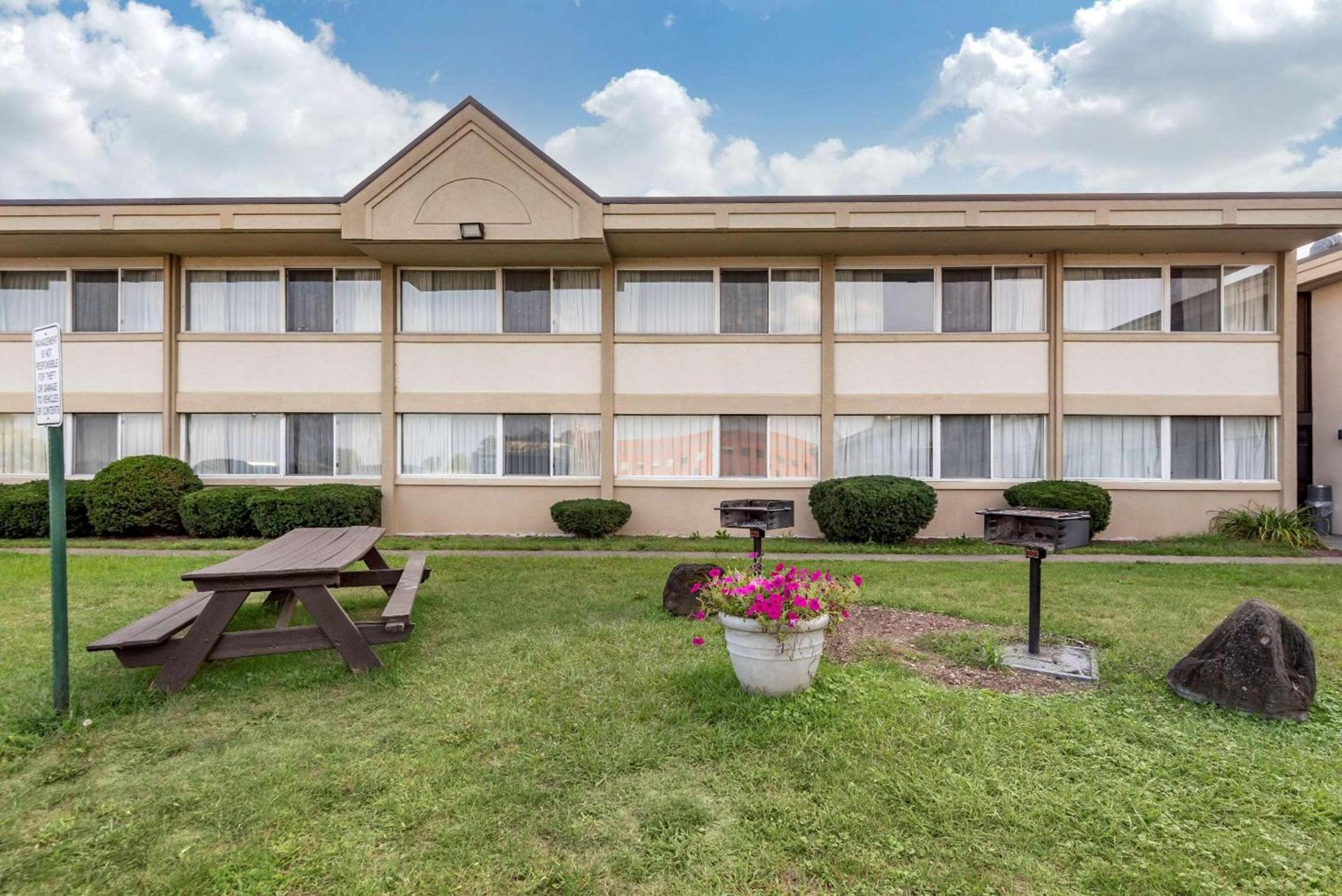 Quality Inn & Suites Vestal Binghamton near University photo 46