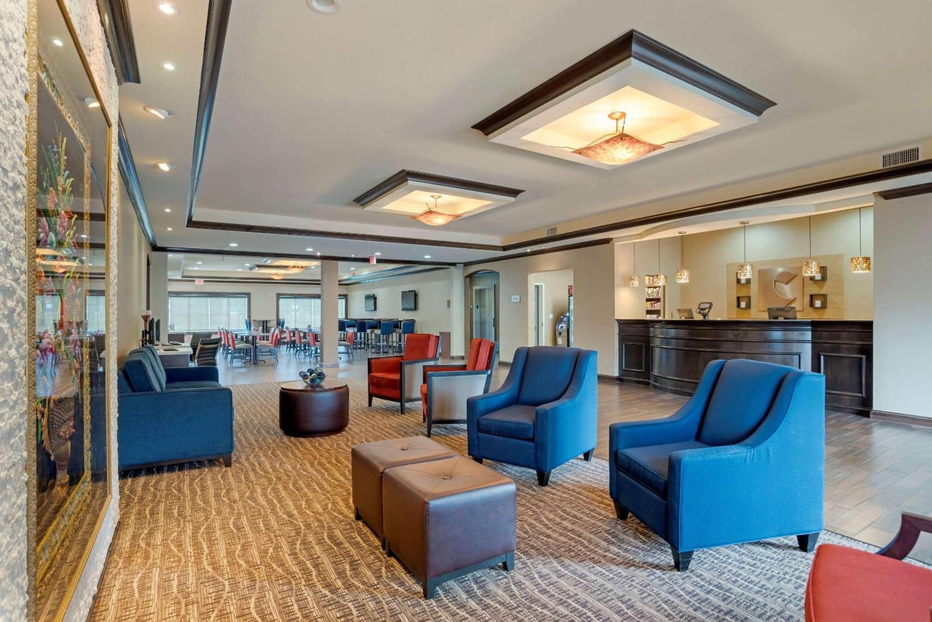 Comfort Suites Alexandria North photo 5
