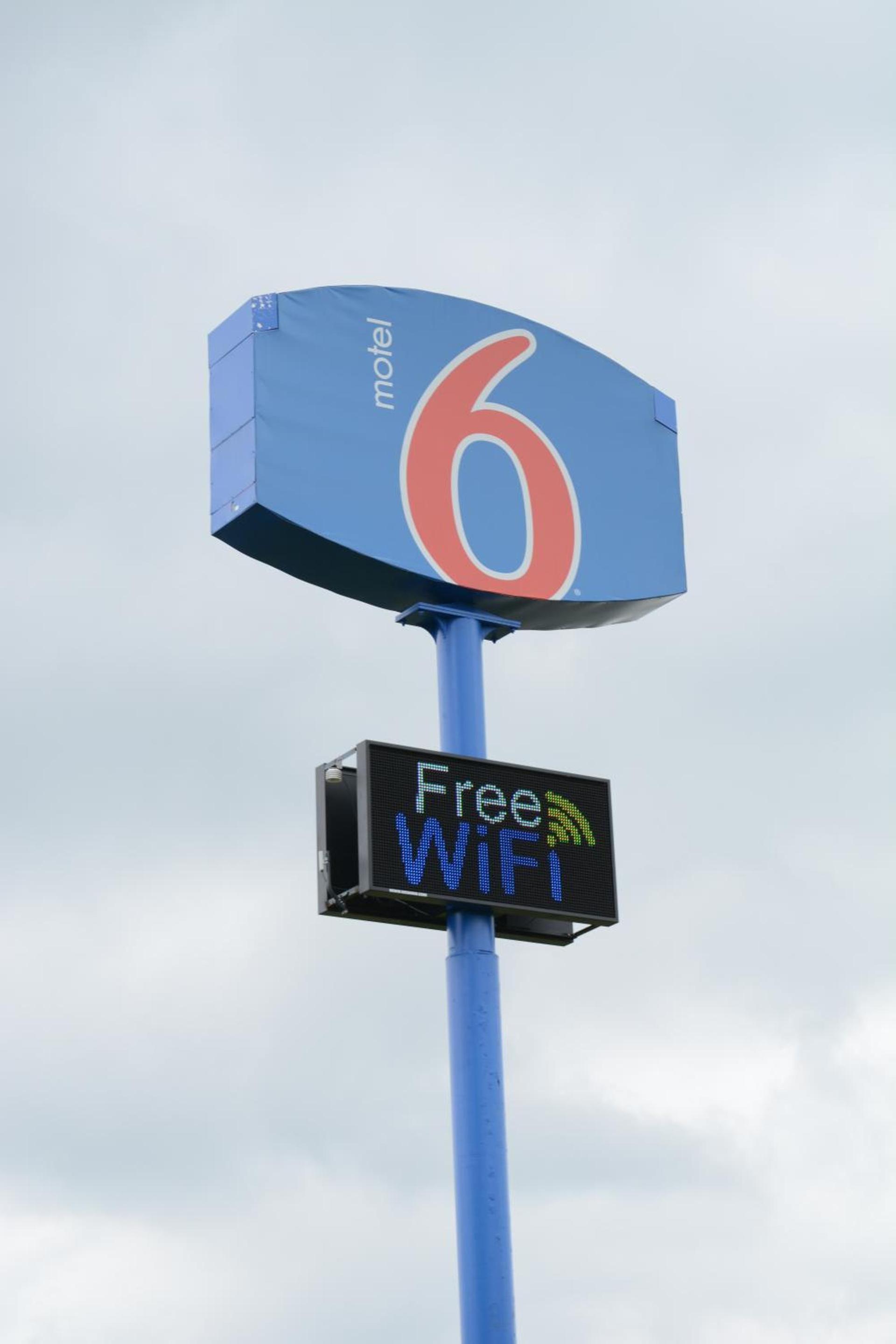 Motel 6-Anderson, IN photo 36