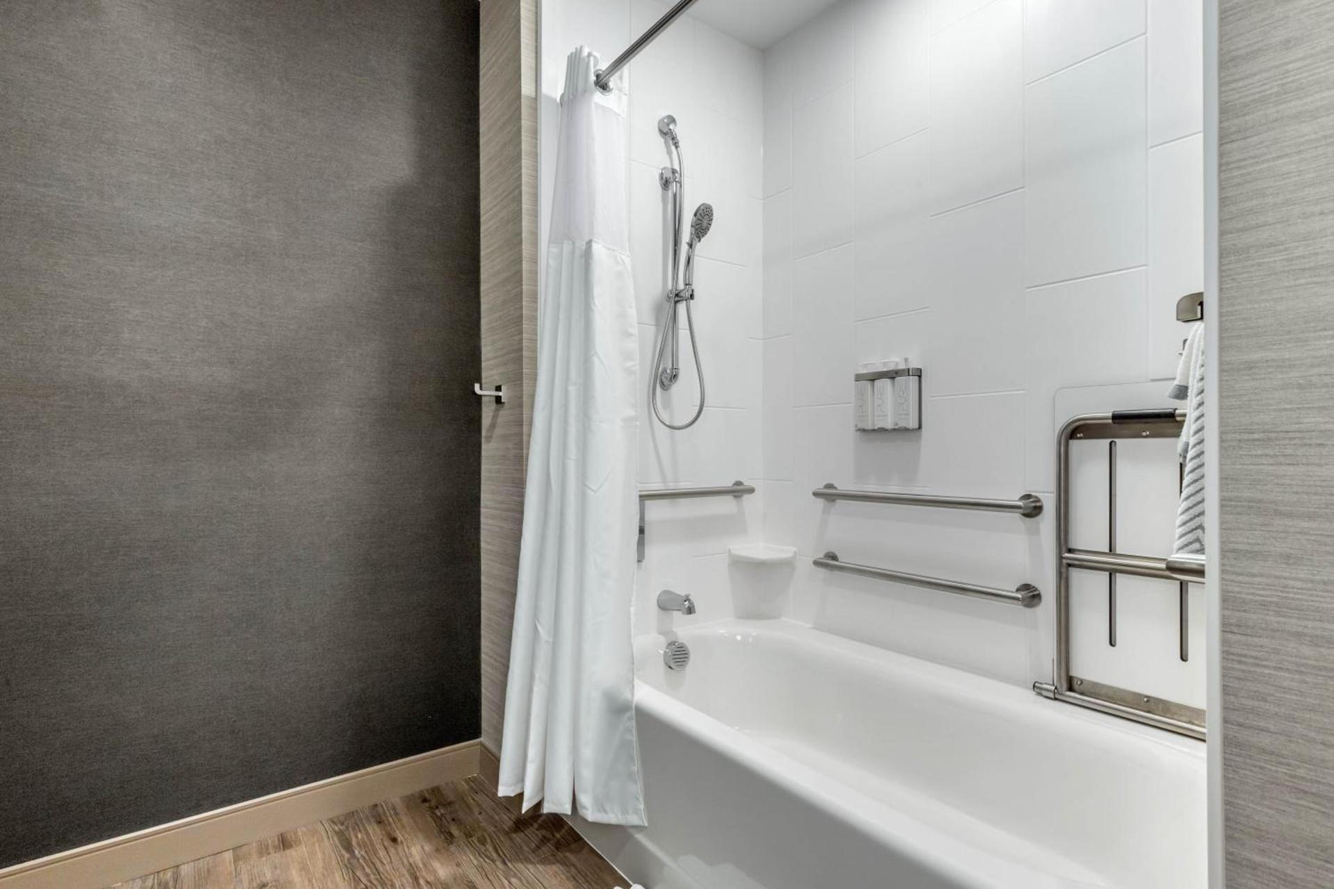 Cambria Hotel Austin Airport photo 87