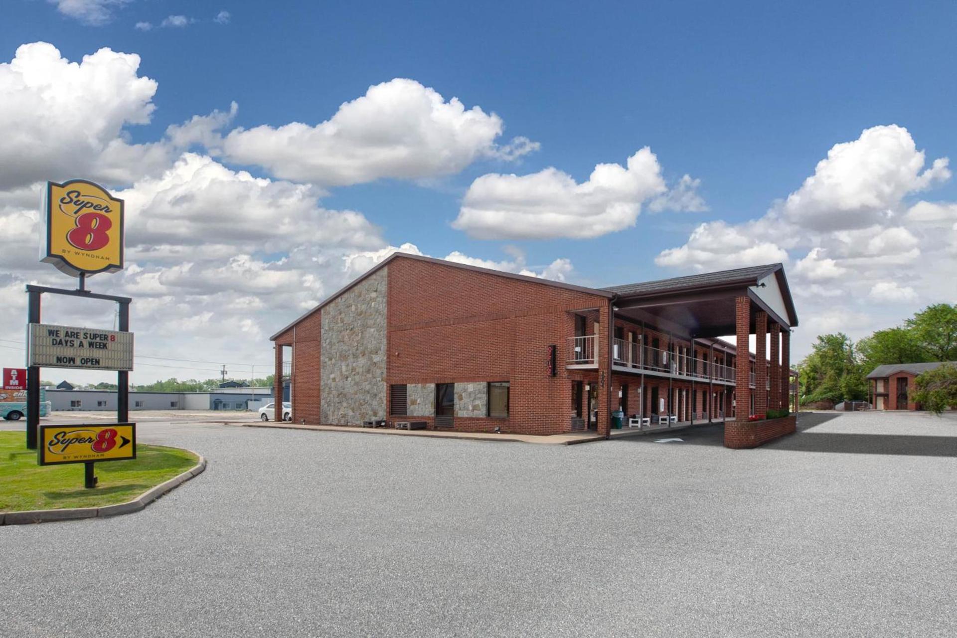Super 8 by Wyndham Sandusky photo 28