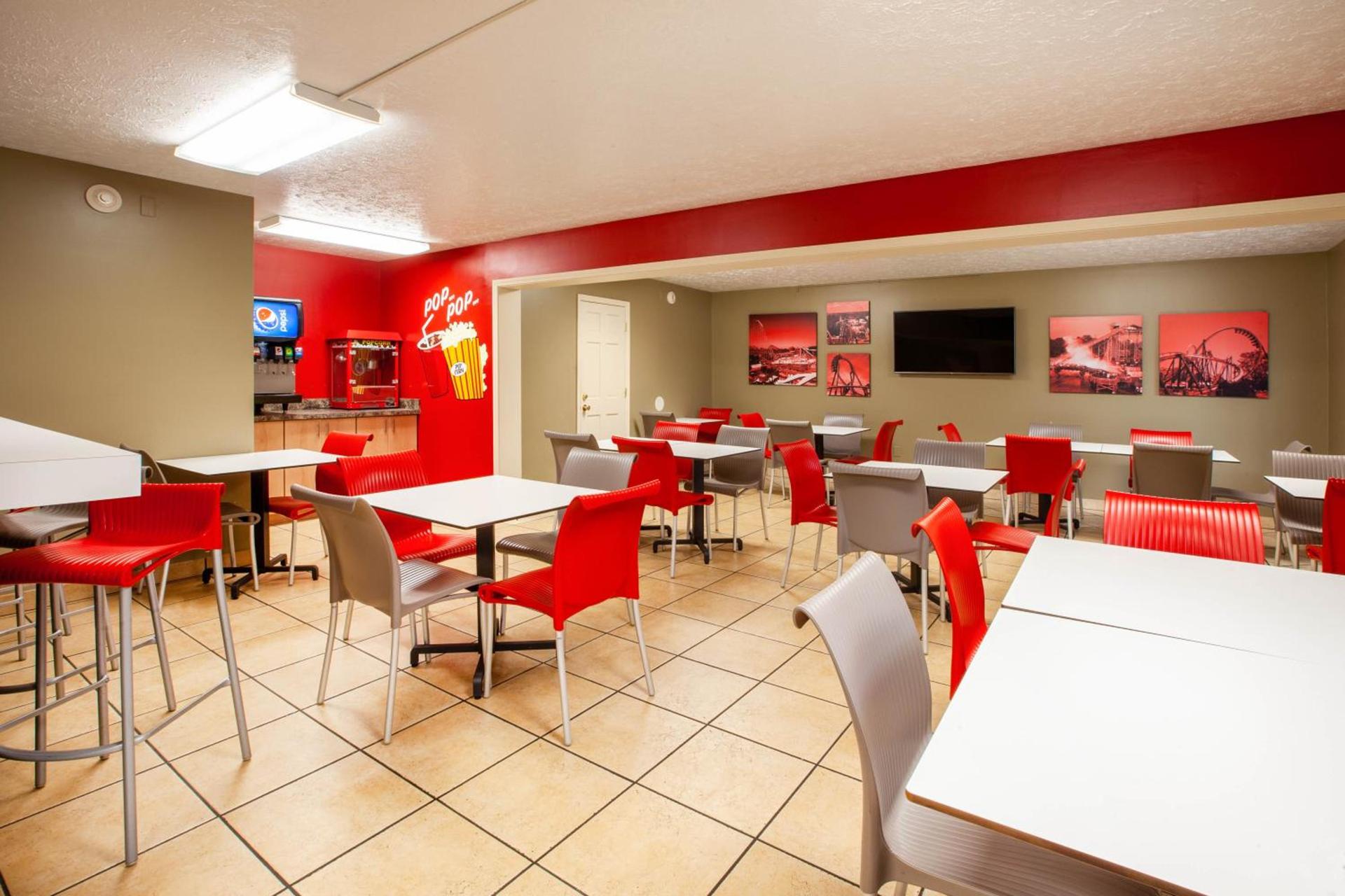 Super 8 by Wyndham Sandusky photo 30