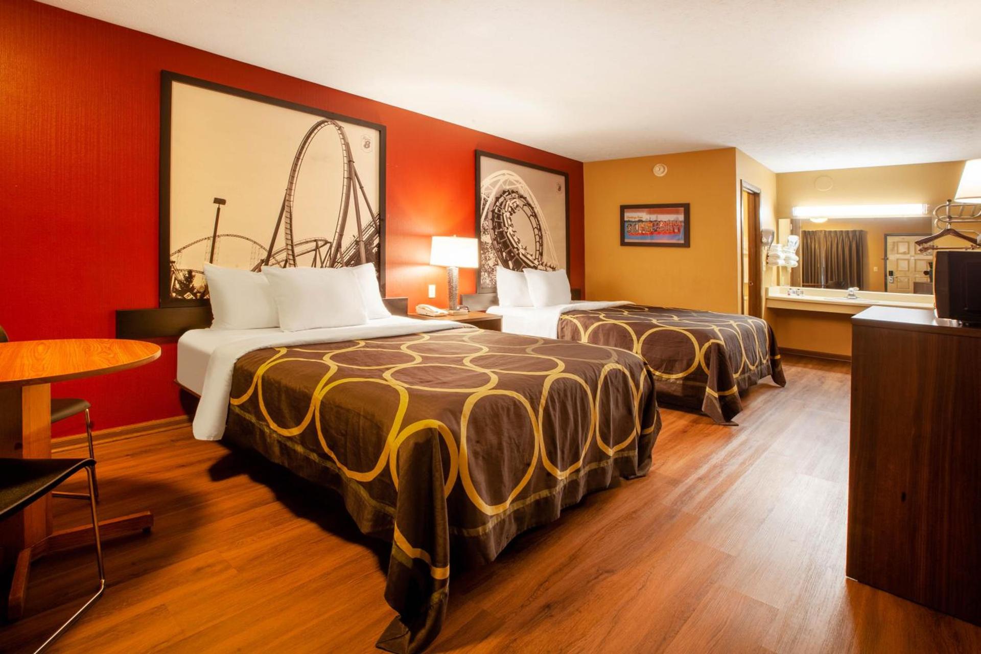 Super 8 by Wyndham Sandusky photo 40