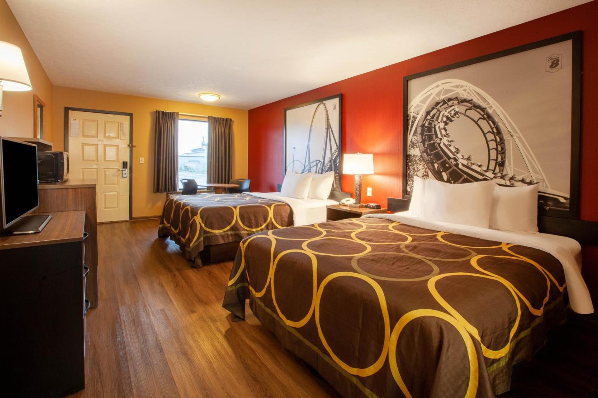 Super 8 by Wyndham Sandusky photo 41