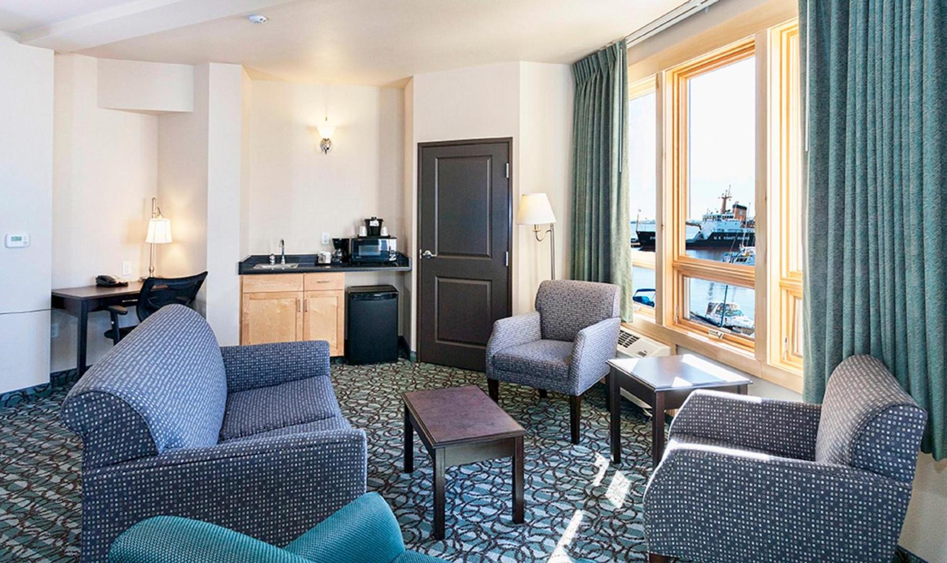 Park Point Marina Inn photo 17