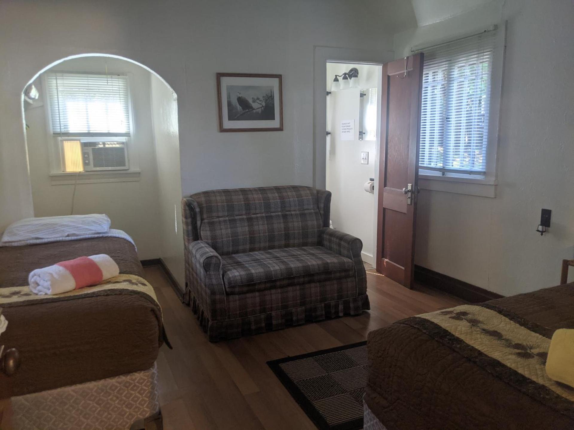 Moreno's Adirondack Cabins photo 60