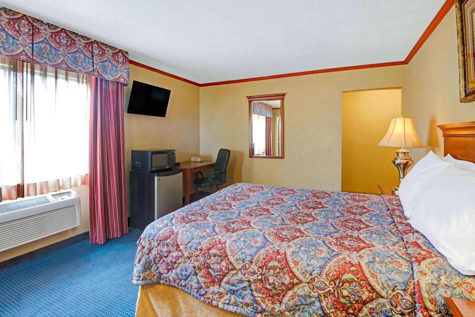 Days Inn by Wyndham Albuquerque Downtown photo 5