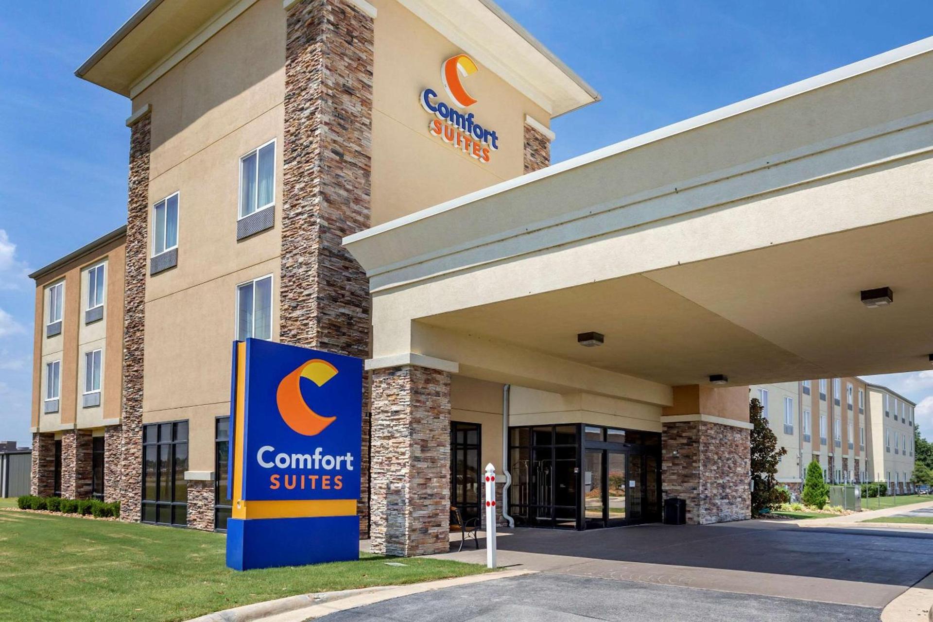 Comfort Suites Jonesboro University Area photo 2