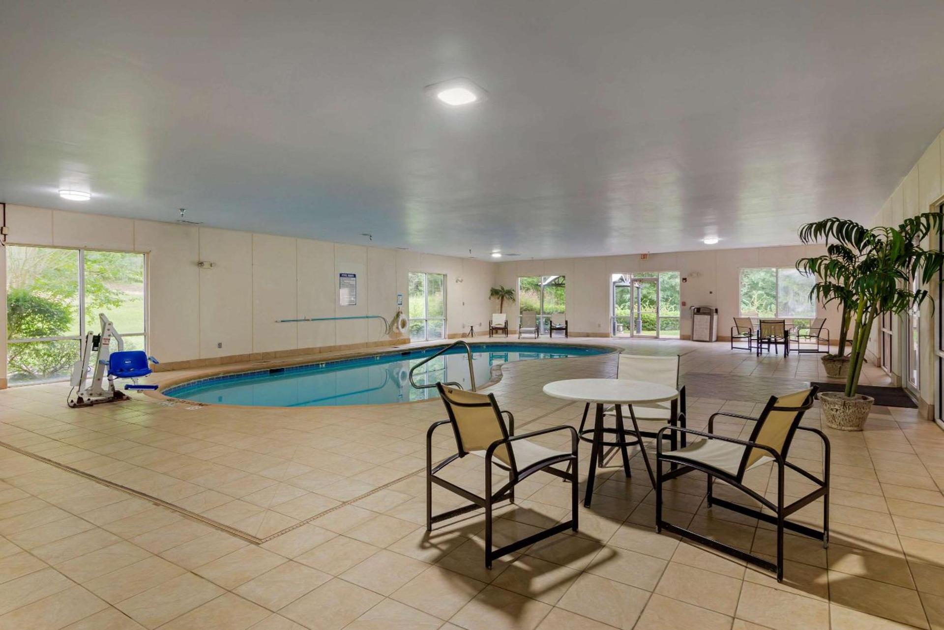 Comfort Suites Milledgeville photo 7