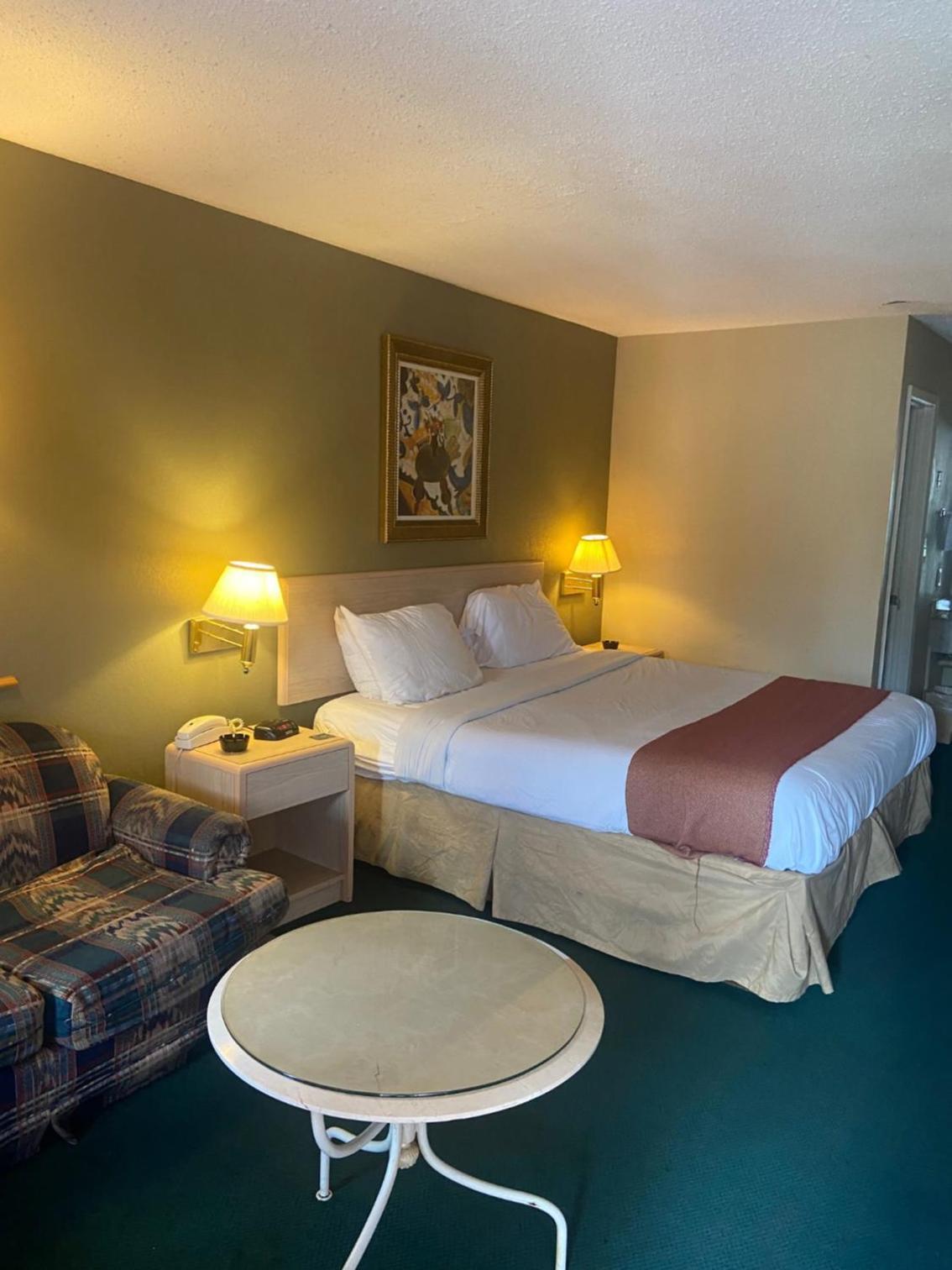 Americas Best Value Inn (Meridian) photo 4