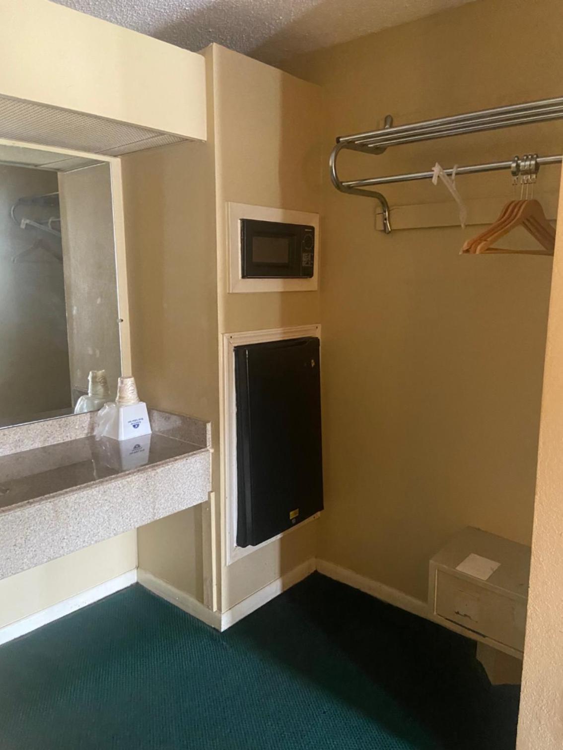 Americas Best Value Inn (Meridian) photo 6