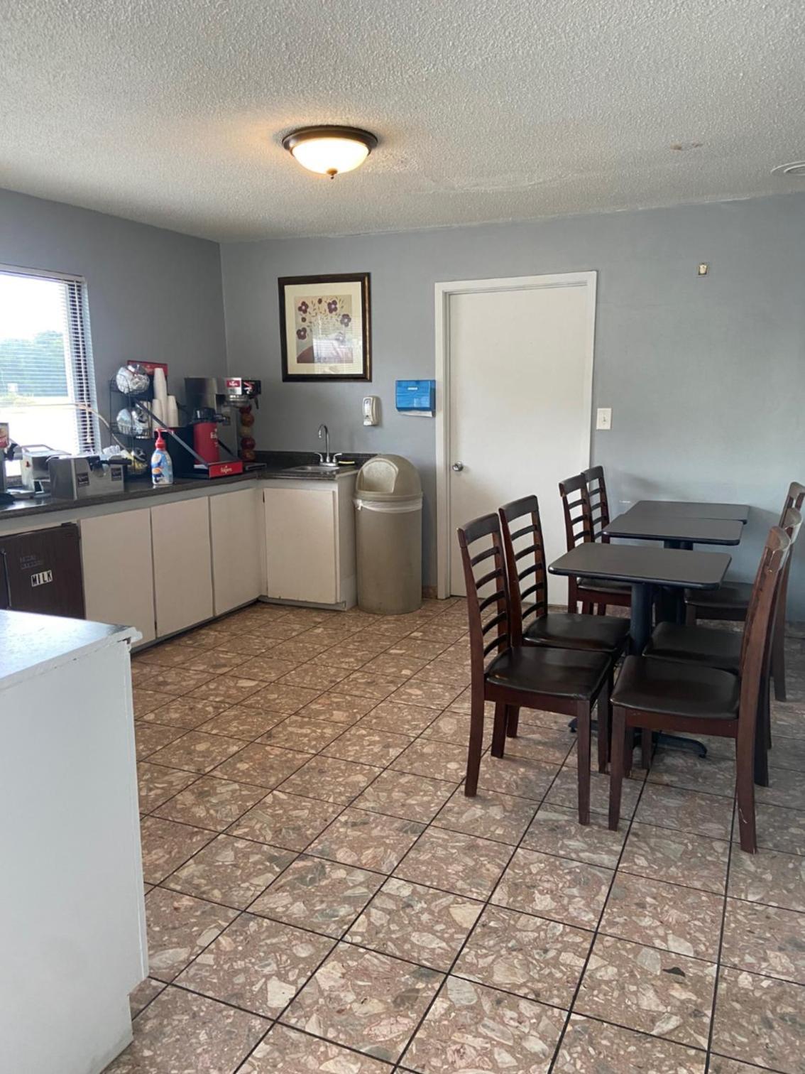 Americas Best Value Inn (Meridian) photo 20