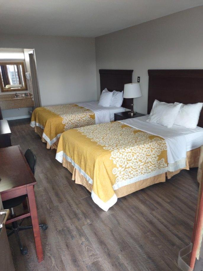 Days Inn by Wyndham Blytheville photo 20
