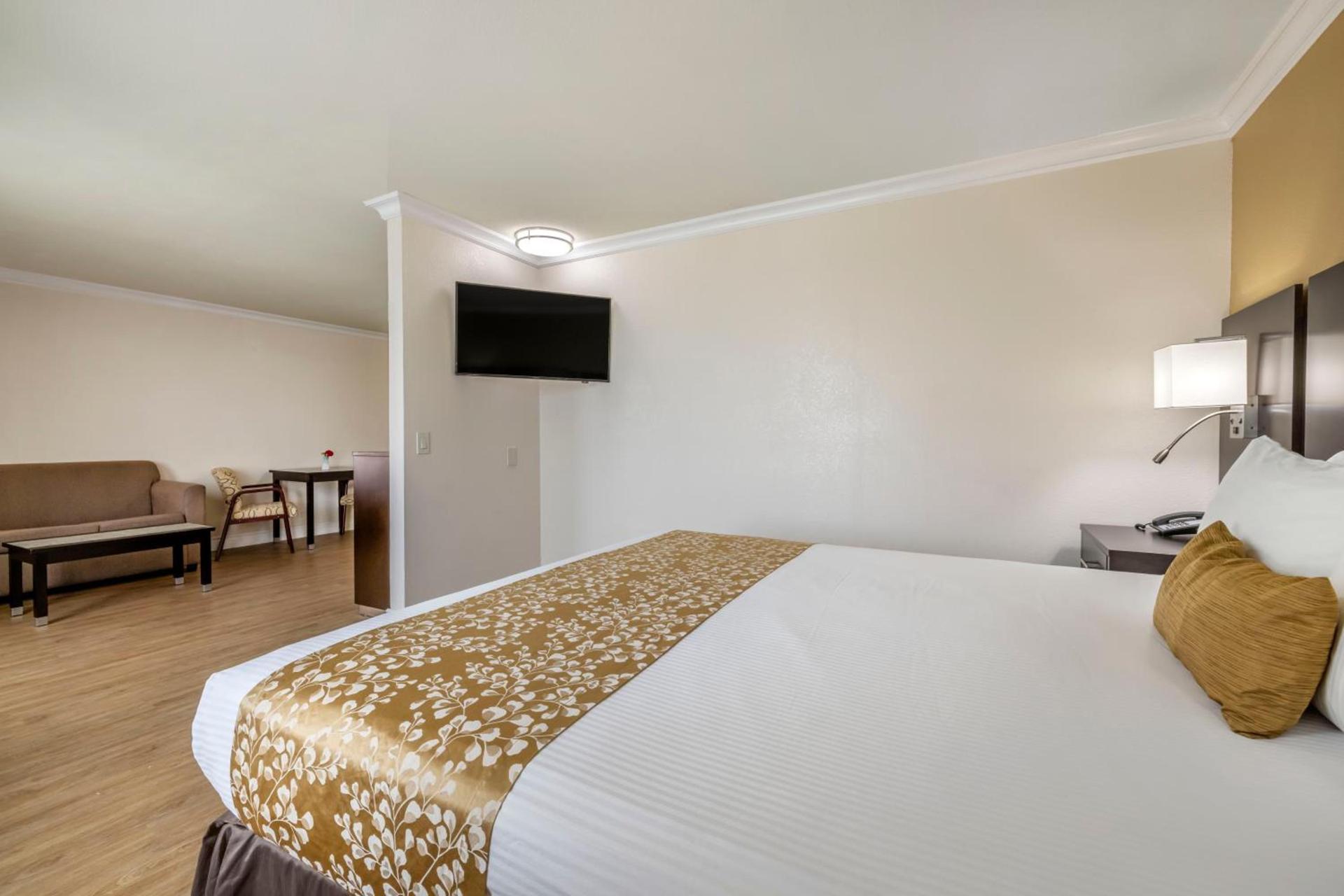 Best Western Plus South Bay Hotel photo 35