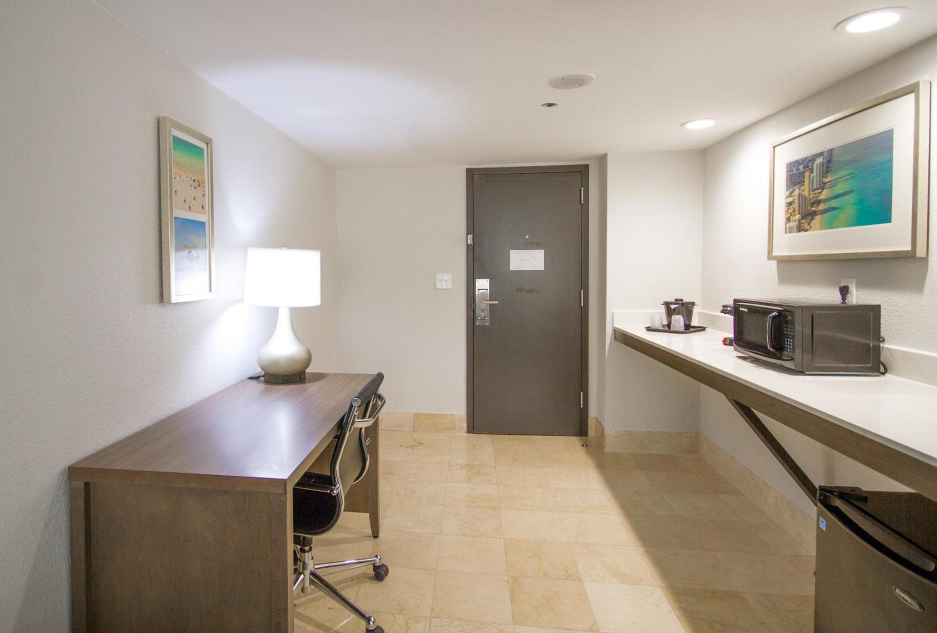Comfort Inn & Suites Downtown Brickell-Port of Miami photo 51