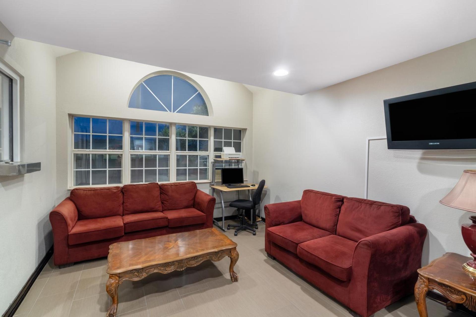 Microtel Inn & Suites by Wyndham Savannah/Pooler photo 9