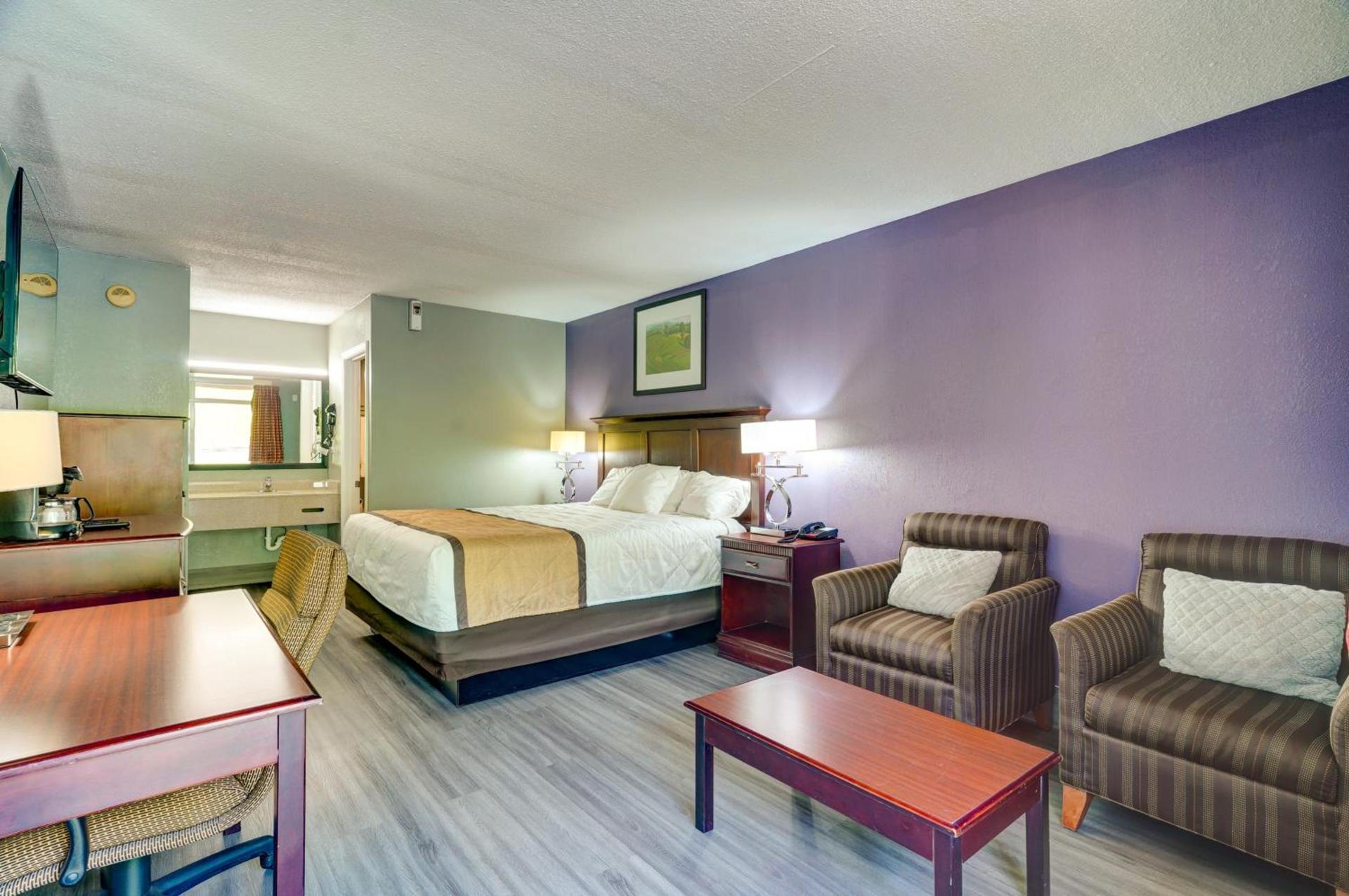 Budget Inn Top of Ellijay photo 2