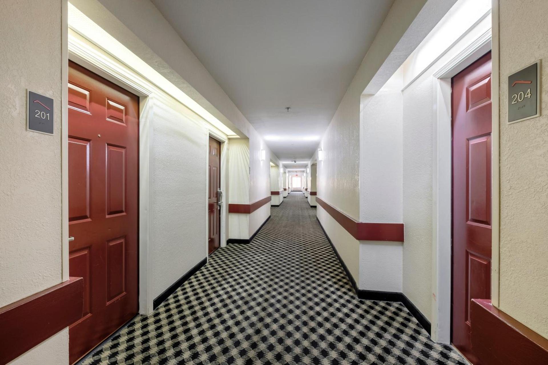 Red Roof Inn & Suites Mobile SW - I-10 photo 13