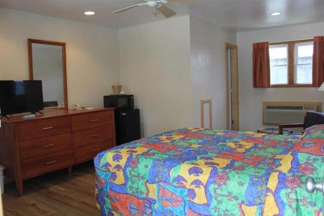 Pony Island Inn photo 59