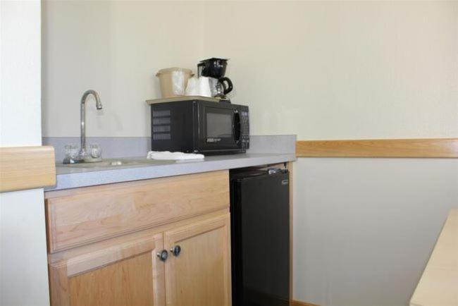 Pony Island Inn photo 49