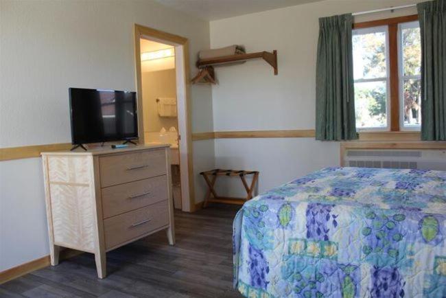 Pony Island Inn photo 24