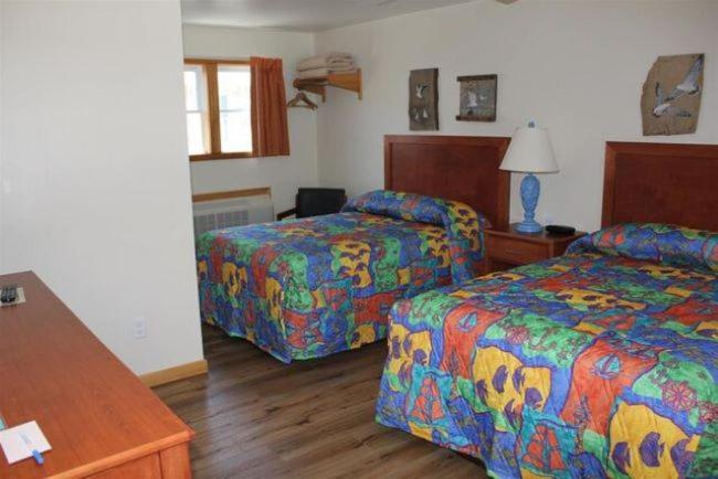 Pony Island Inn photo 9